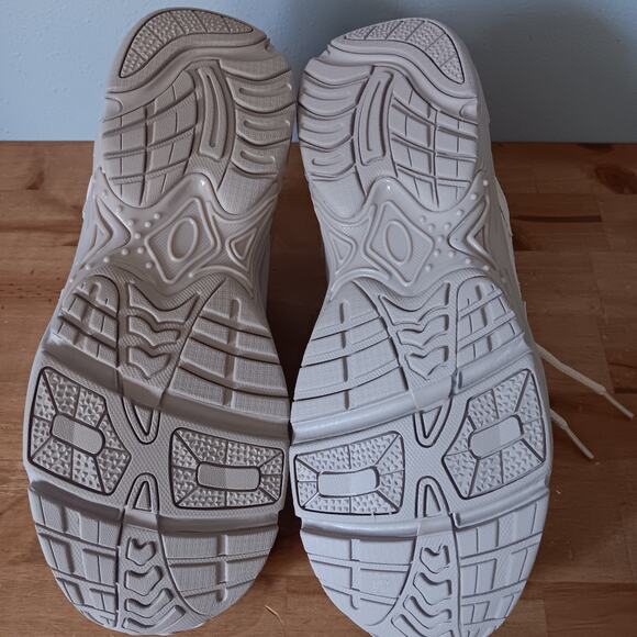 Vionic Women's 23 Walk 2.0 Sneaker Oatmeal Gold Suede Size 9.5 W - Picture 9 of 10